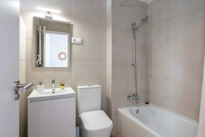 Ganze Wohnung, Cuatro Caminos - 2 bedrooms duplex in Tetuán, Madrid