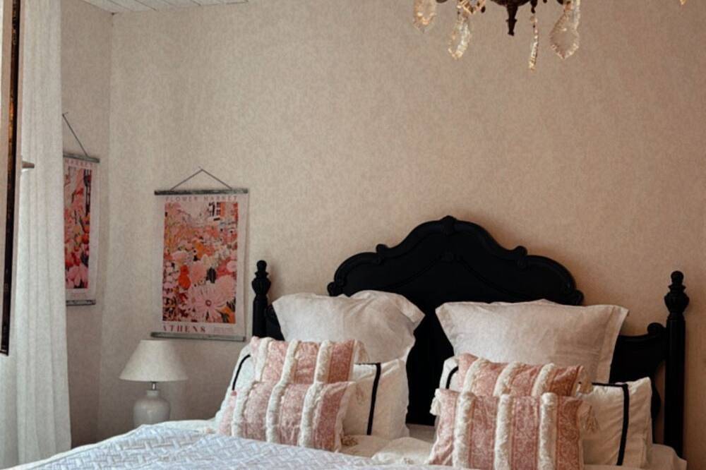 Französisches Landhaus am Rhein, mit großem Hof und Parkplätzen, Tierfreundlich in Trebur, Rheingau