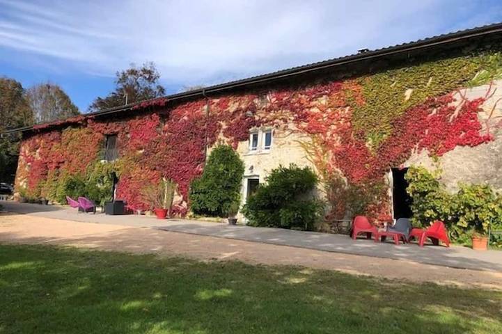 Location de vacances pour 6 personnes, avec jardin à Pont-d'Ain