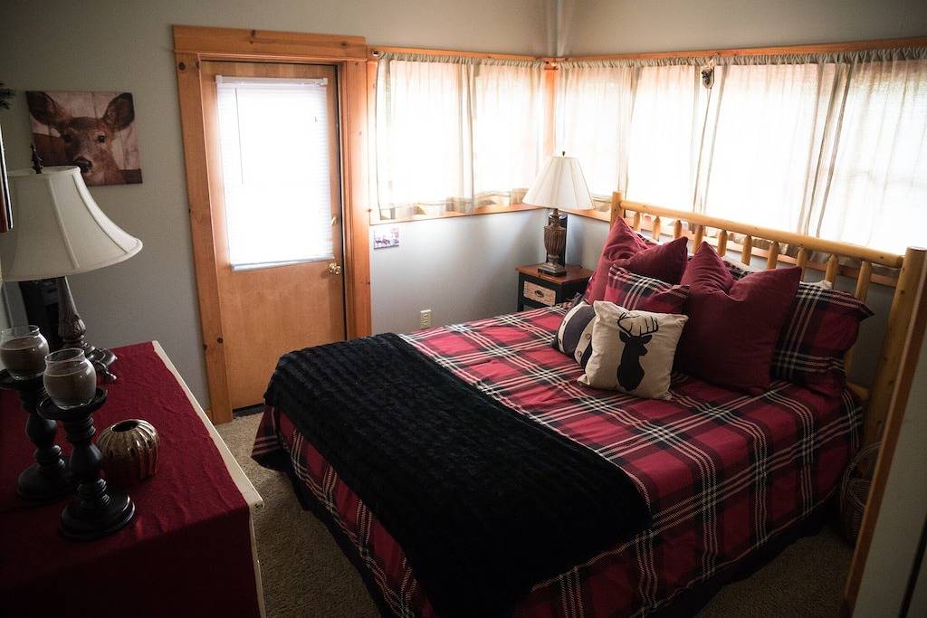 Lake View Bass Seekabine / Yosemite Gabel. in Bass Lake