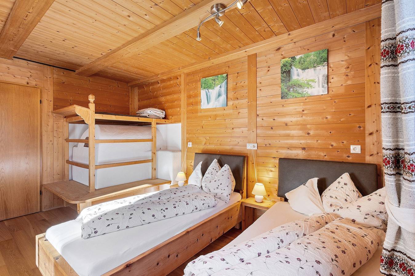 Ganze Wohnung, Apartment 'Steinhof Heuboden' mit Bergblick, Gemeinschaftsterrasse und Wlan in Mittertal (Ratschings), Ratschings