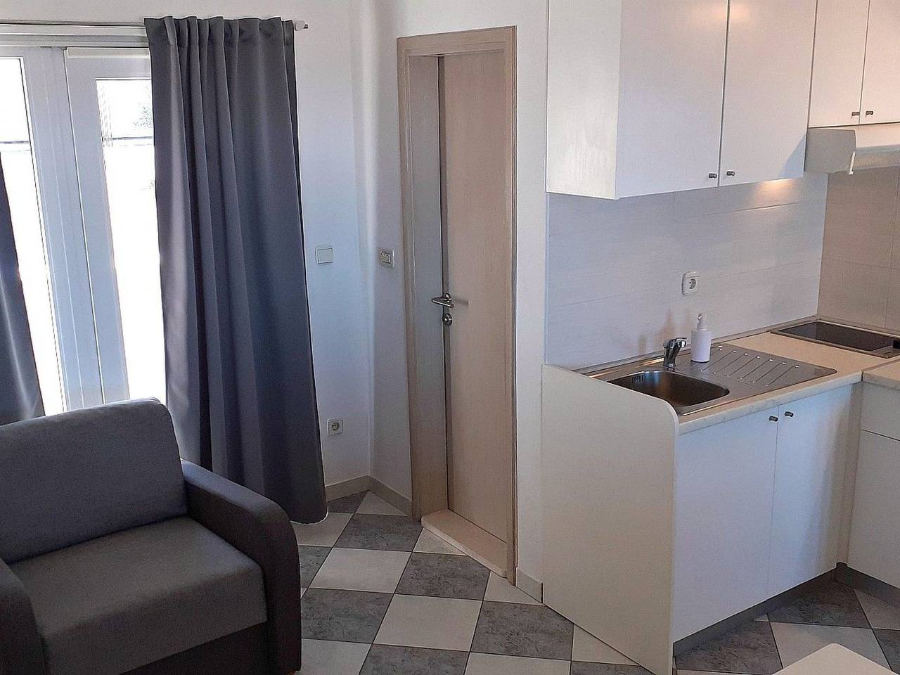 Hel leilighet, Mit Blick auf das Wasser in Baska Voda, Makarska Riviera