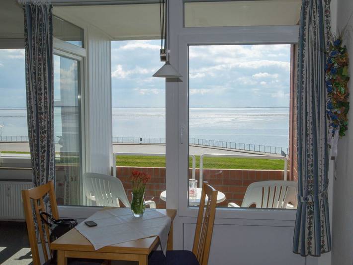 Ferienwohnung für 2 Personen, mit Balkon und Seeblick sowie Ausblick am Jadebusen