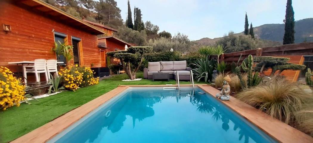 Location de vacances pour 6 personnes, avec piscine ainsi que jardin et vue à Levens - 3