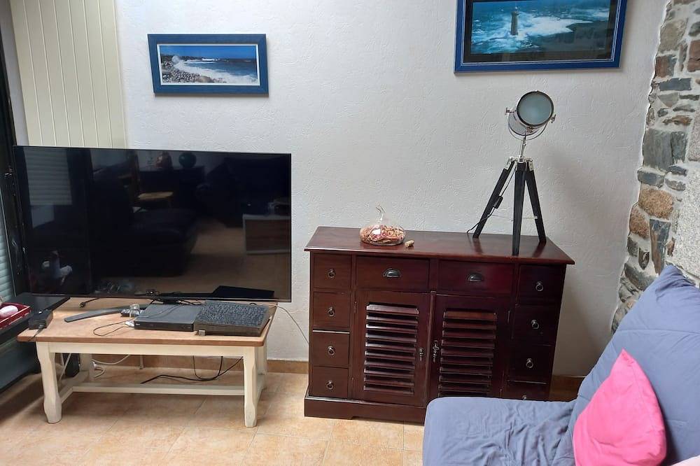 Breton house in the village of Hillion, 300m from the sea in Hillion, Côte de Goëlo
