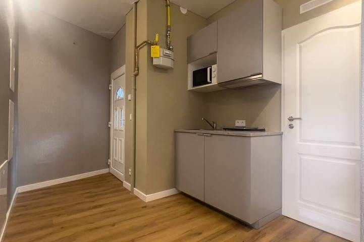Entire apartment, New 2-bedroom apartment with a kitchen in Offenbach am Main, Offenbach