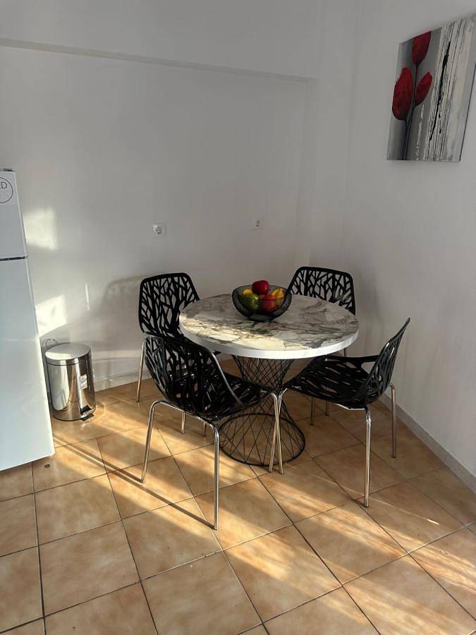 Gîte pour 3 personnes, avec terrasse et vue dans Pythagoreio - 2