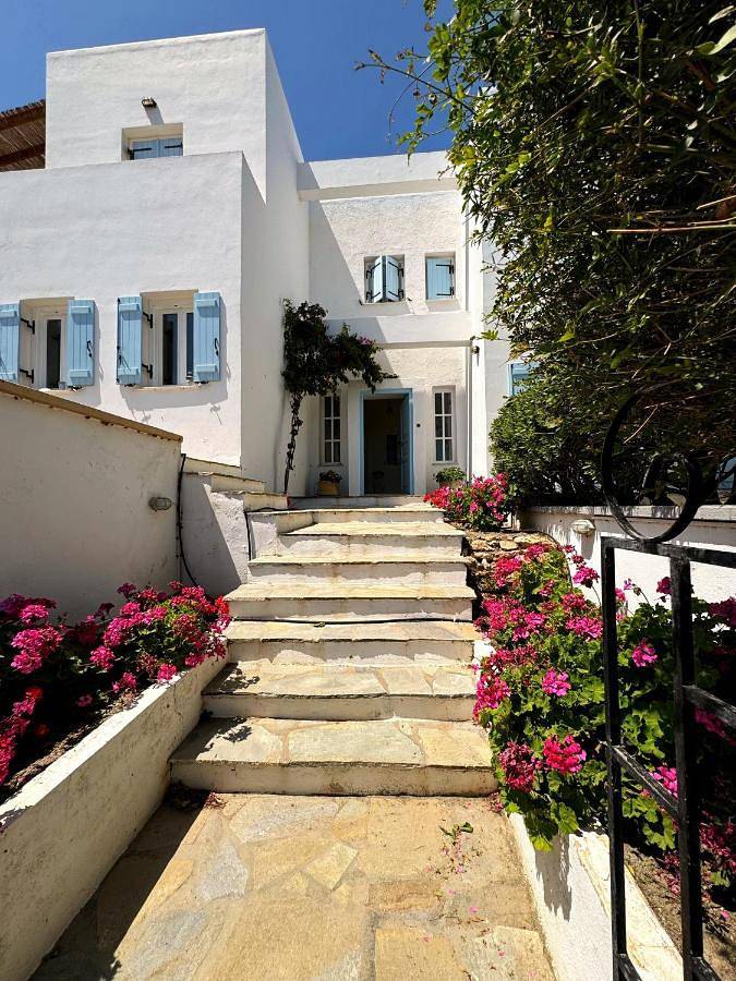 Location de vacances pour 8 personnes, avec piscine ainsi que jardin et vue, animaux acceptés dans Finikas - 3