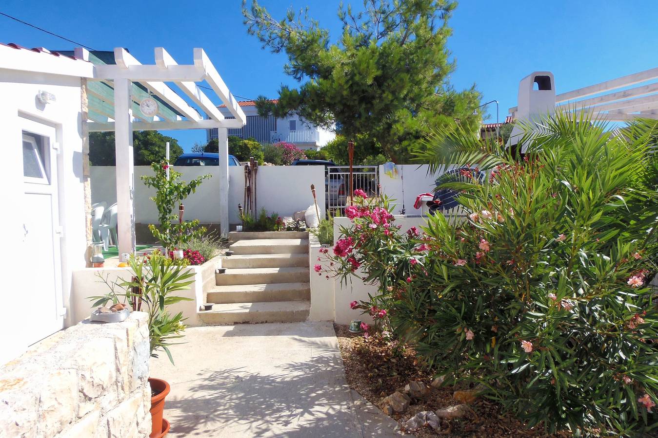 Ganze Wohnung, 1-Zimmer-Ferienwohnung mit Terrasse und Meerblick Kosljun, Pag A-3321-b in Pag Stadt, Pag
