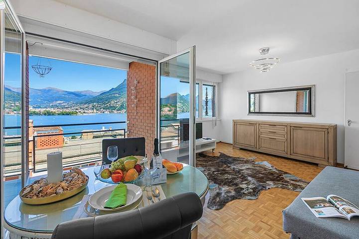 Ferienwohnung für 3 Personen, mit Pool und Balkon in Paradiso