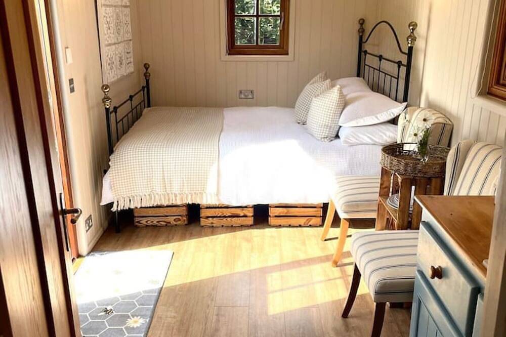 Orchard Hut - Surrey Hills in Albury, Guildford