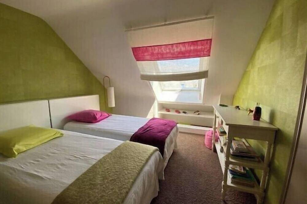 Grande Maison de Famille. in Ploemeur, Côte des Mégalithes