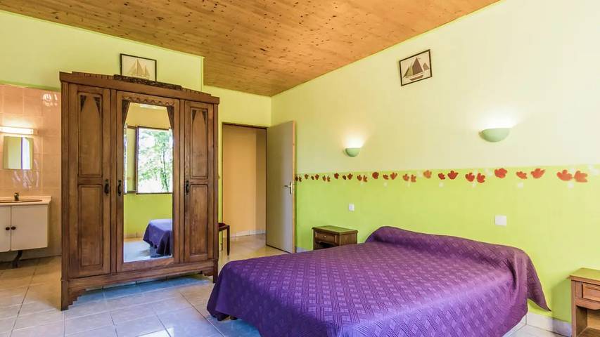 Location de vacances pour 6 personnes, avec jardin et piscine à Salignac-Eyvigues - 4