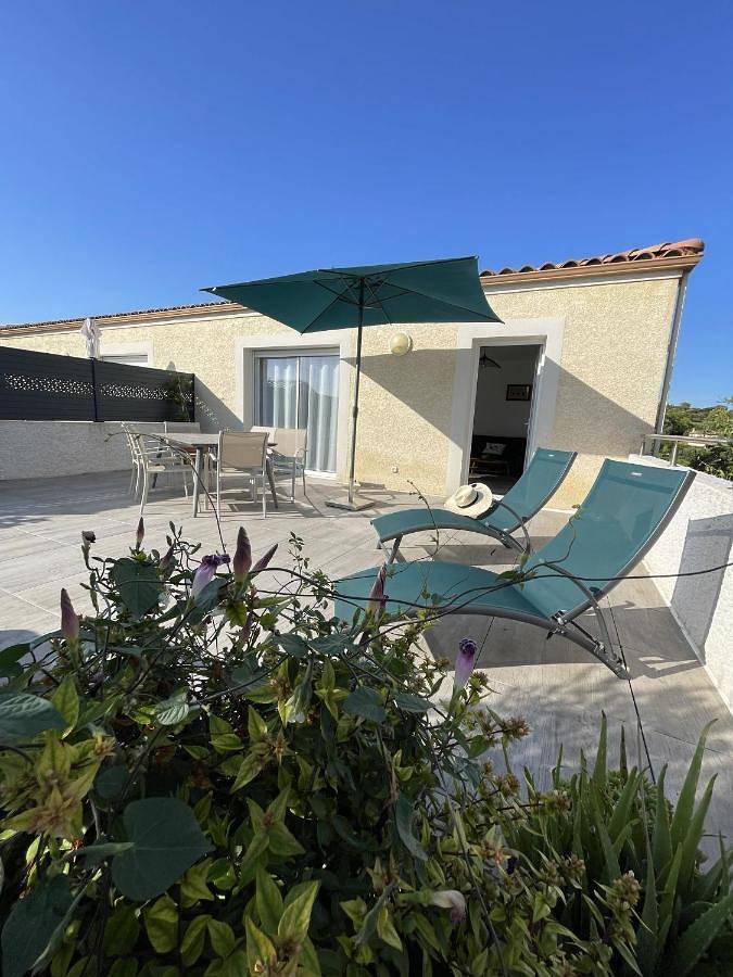 Location de vacances pour 6 personnes, avec Balcon et Terrasse ainsi que Jardin et Vue à Neffiès