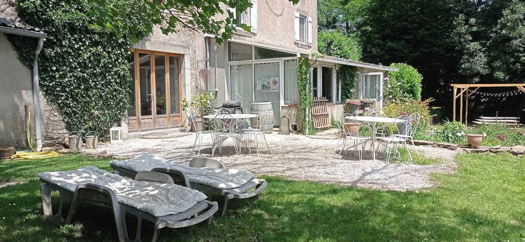 Gîte pour 10 personnes, avec terrasse, animaux acceptés dans Pic de Nore
