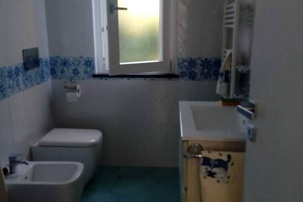 Appartamento intero, Margie's House Procida - Appartamento con Spa privata e piscina condominiale. in Procida, Napoli e dintorni