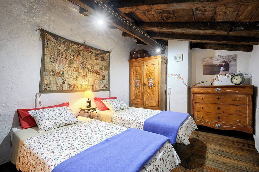 Casa de vacaciones \"Els Mossos, El Reixac Casa Rural\" con vistas a la montaña in San Juan de las Abadesas, Pirineo Catalan
