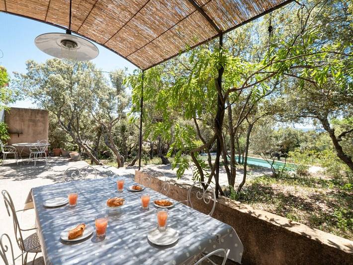 Casa de vacaciones en Joucas con piscina. in Joucas, Parque natural regional del Luberon