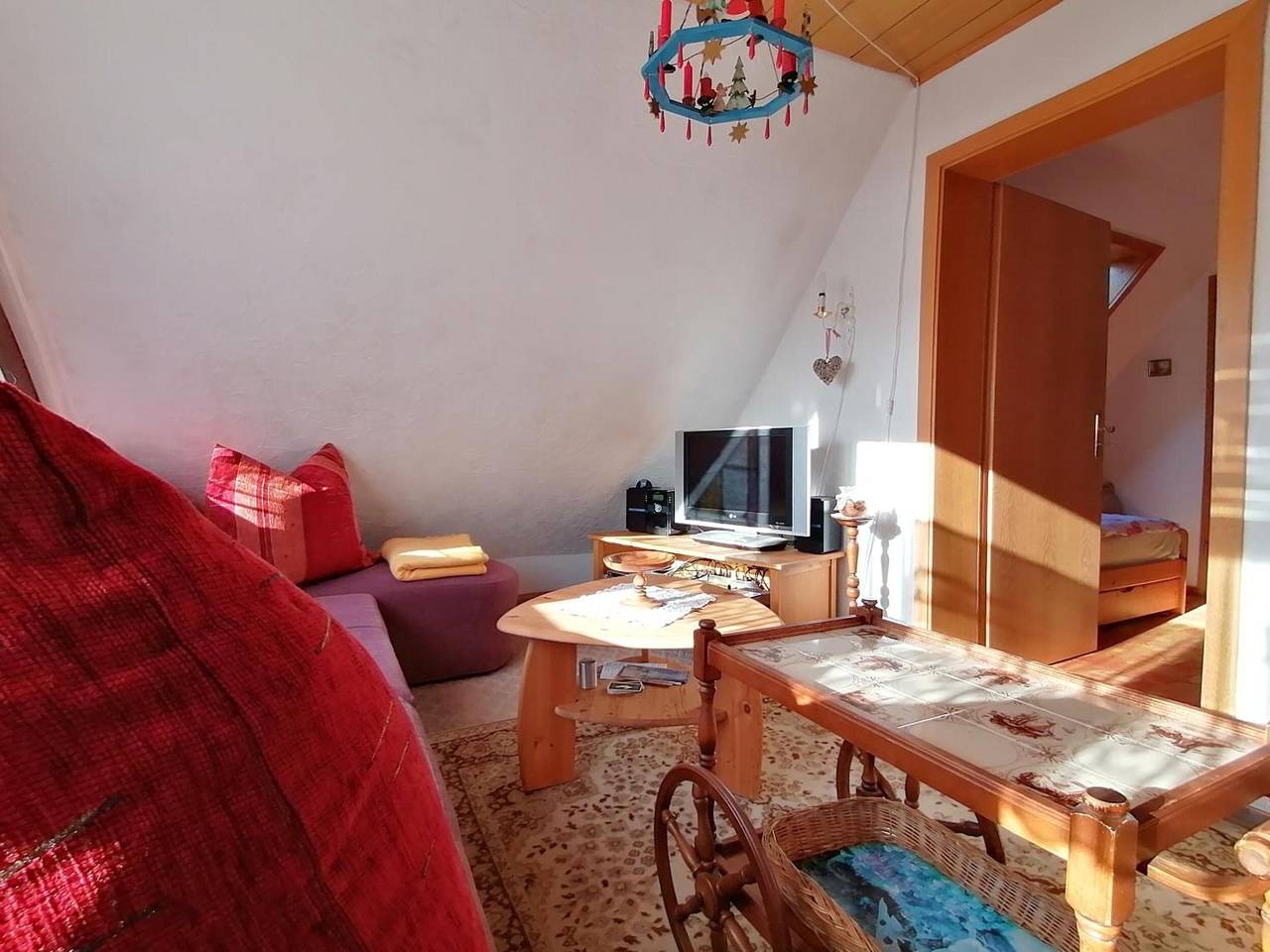 Entire apartment, Apartment 'Haus Am Waldrand' with Mountain View, Private Terrace and Wi-Fi in Freital, Eastern Ore Mountains