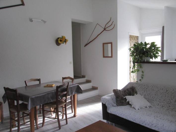 Gîte pour 6 personnes, avec Balcon ainsi que Terrasse et Piscine à Condorcet - 4