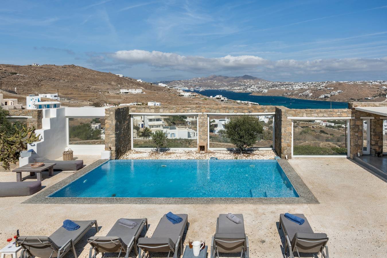 Villa 'Luxury Sea View' with Private Pool, Private Terrace and Air Conditioning in Agios Ioannis Diakoftis, Mykonos