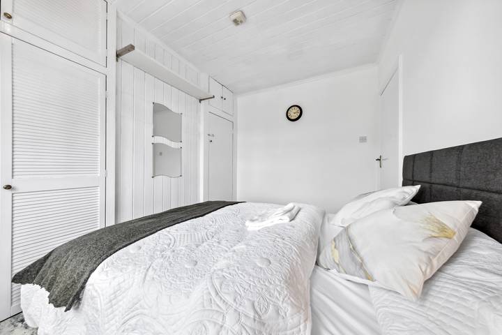 Cozy 3bd, Garden, Free Parking, M25,Bluewater in Dartford, Kent