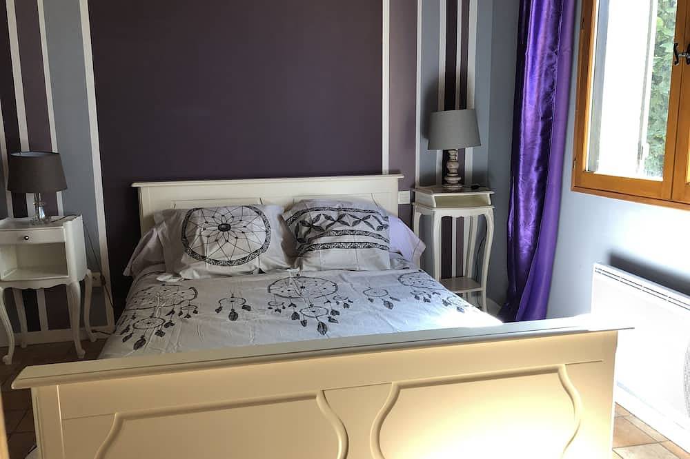 Gite Indépendant - Terrasse privée - Piscine à partager in Simeyrols, Périgord Noir