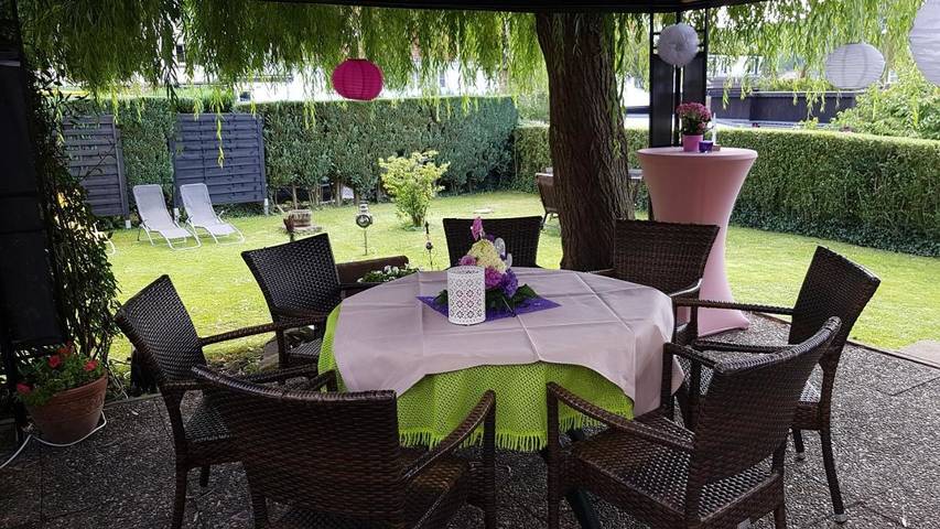 Hotel, mit Terrasse und Garten in Bad König - 4