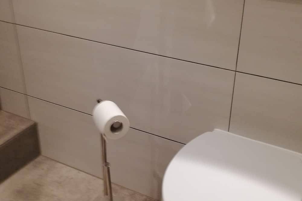 Ganze Wohnung, Emmerich´s neue Ferienwohnung im Dachgeschoss in Bad Wildungen, Waldecker Land