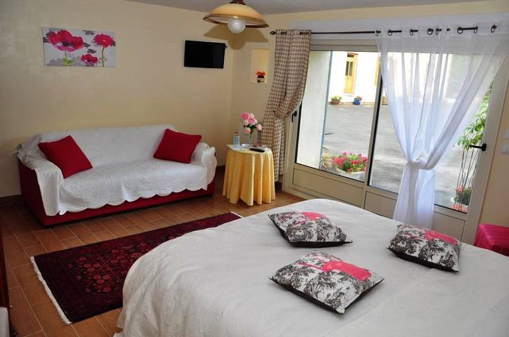 Chambre d’hôte pour 2 personnes, avec Terrasse et Jardin dans Mayenne - 3
