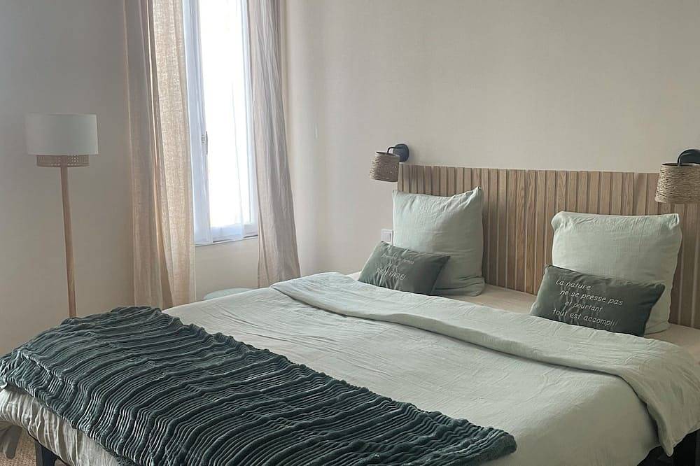 Lhanoï Maison en Pierre Entièrement Rénovée Avec Jacuzzi in Port-en-Bessin-Huppain, Bayeux region