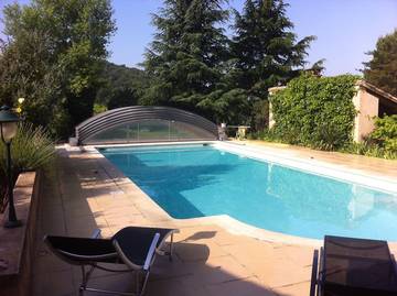 Gîte pour 4 personnes, avec piscine ainsi que jardin et terrasse à Sablet
