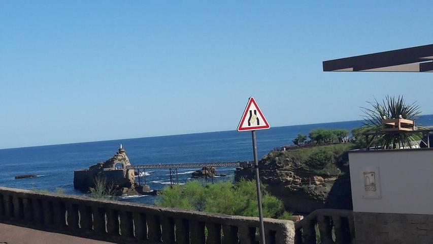 Gîte pour 5 personnes, avec terrasse et vue dans Plage du Port-Vieux
