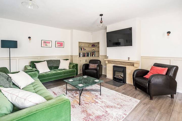 Cottage for 14 people, with Garden and Sauna in England