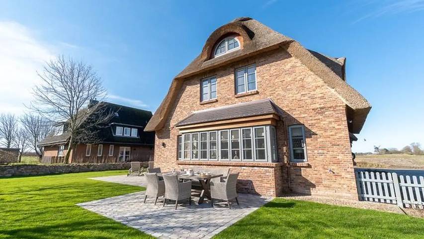 Ferienhaus für 6 Personen, mit Sauna und Terrasse sowie Garten in Borgsum - 4
