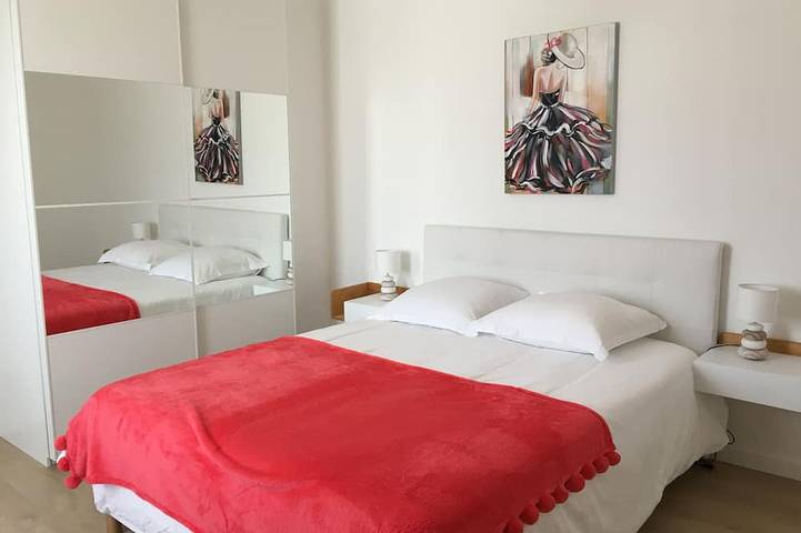 Location de vacances pour 7 personnes, avec jardin ainsi que jacuzzi et terrasse dans Plage De Roc H Kroum Roscoff - 4