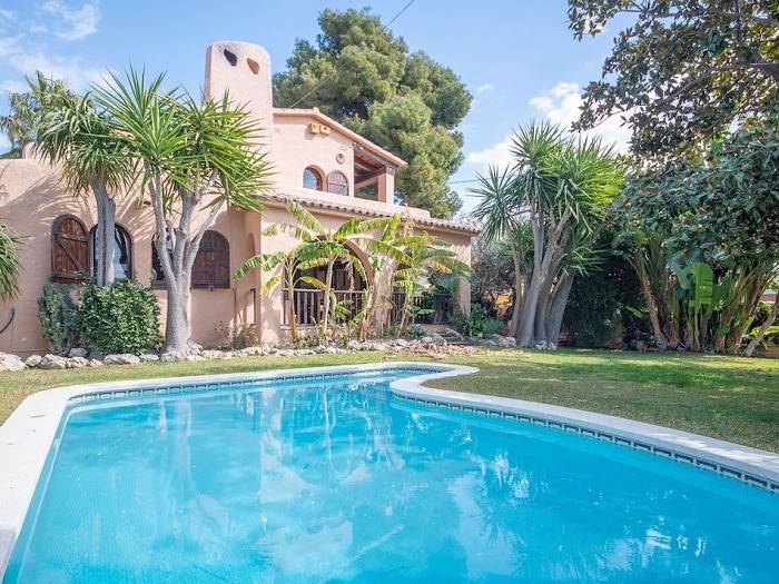 Apartamento para 8 personas, con Balcón además de Jardín y Piscina en Segur de Calafell