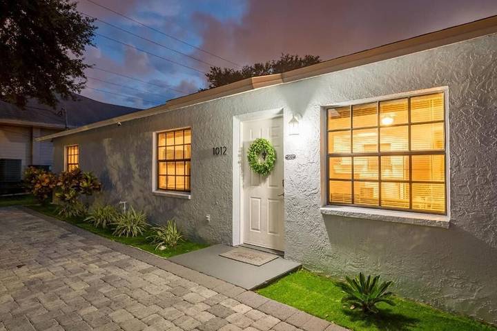 Vacation rental for 12 people, with terrace and yard in Clearwater