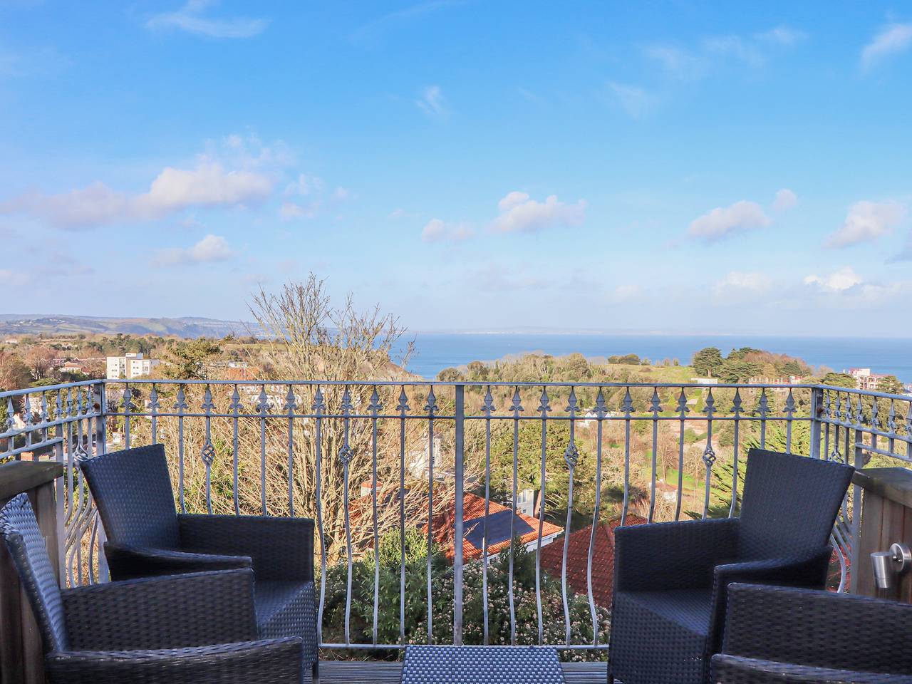 Apartment for 4 People in Torquay, Torbay