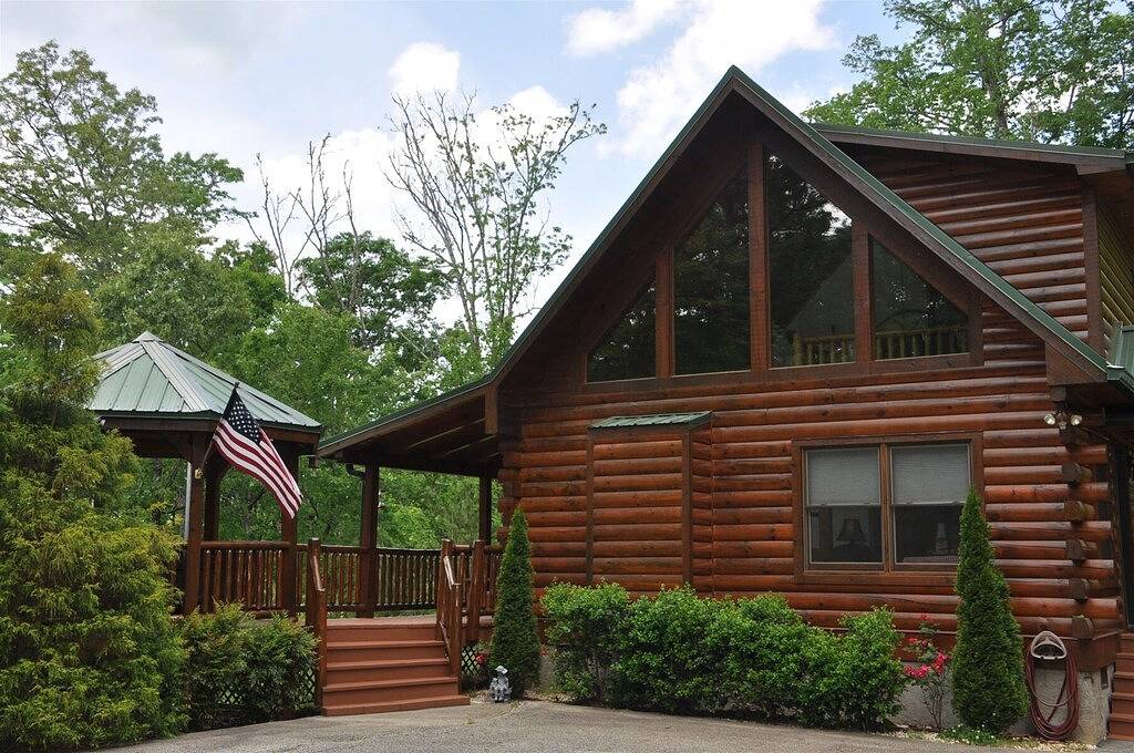 Cherokee Ridge Retreat in Qualla, Jackson County