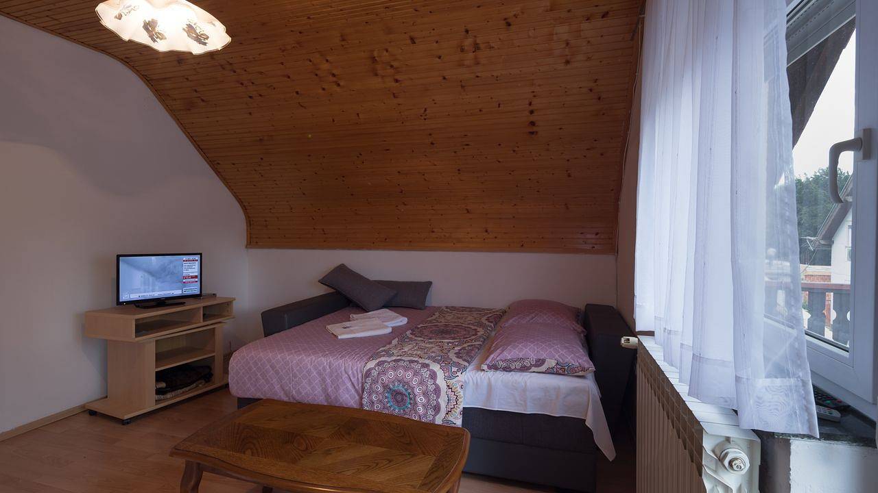 Apartamento vacacional entero, Ferienwohnung für 6 Personen (58 m²) in Smoljanac in Smoljanac, Condado de Lika-Senj