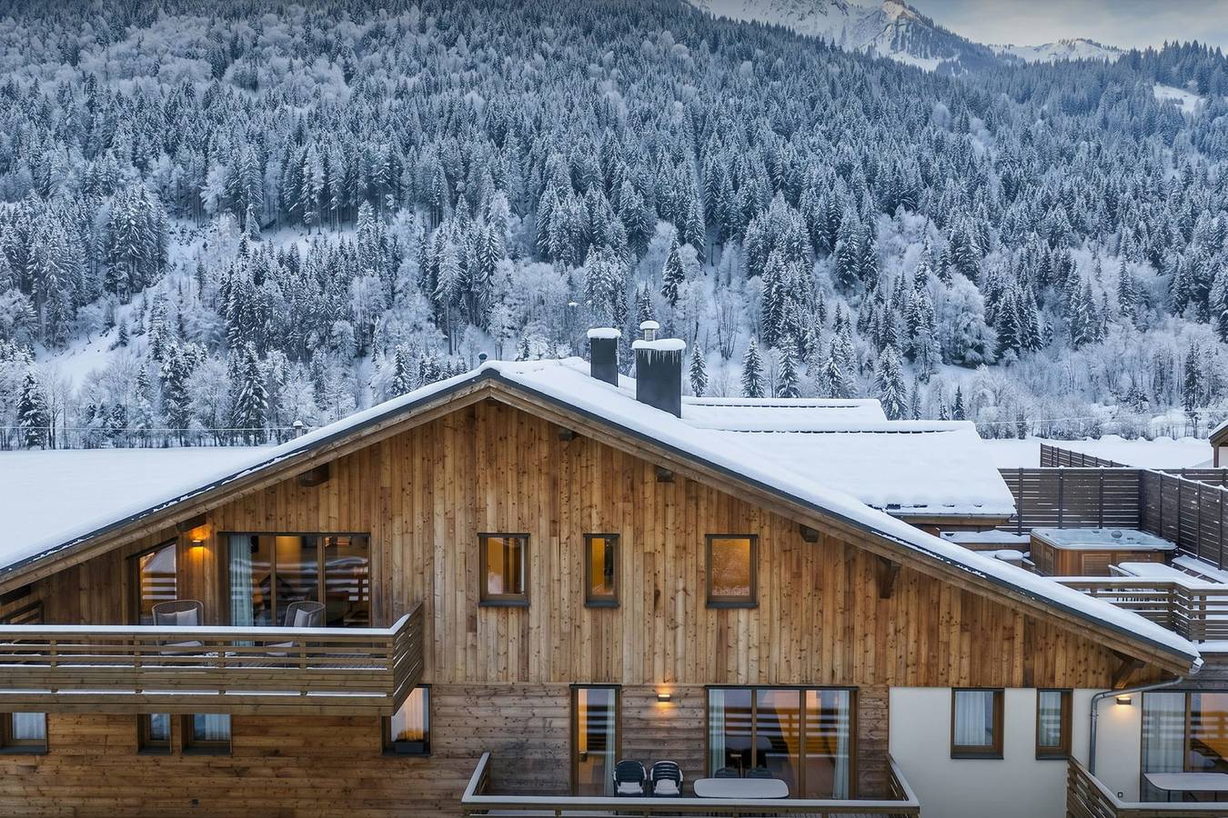 Ganze Wohnung, Family apartment for 8 with hot tub and large terrace - Ovo Network in La Chapelle-d'Abondance, Les Portes du Soleil