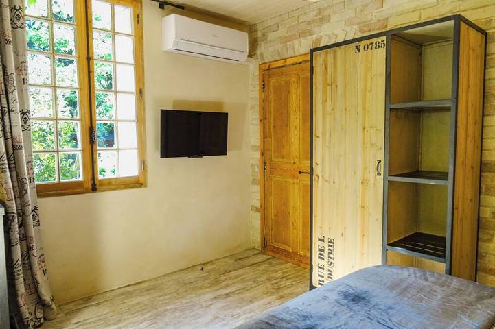 Petit Loft dans Mas 17e, piscine privée chauffée, St Rémy de Provence, classé 3* in Eyragues, Région d'Arles