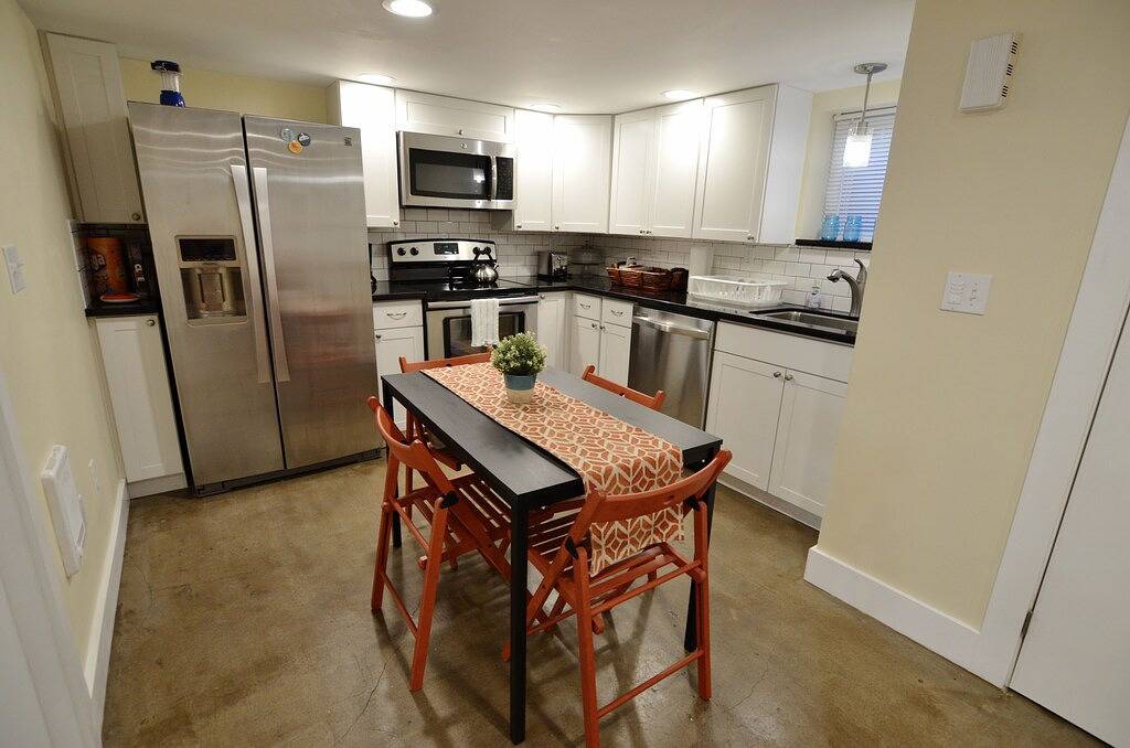 Ganze Wohnung, Modern Suite Nearby Convention Center (2bd, 1bth) in Portland, Multnomah County