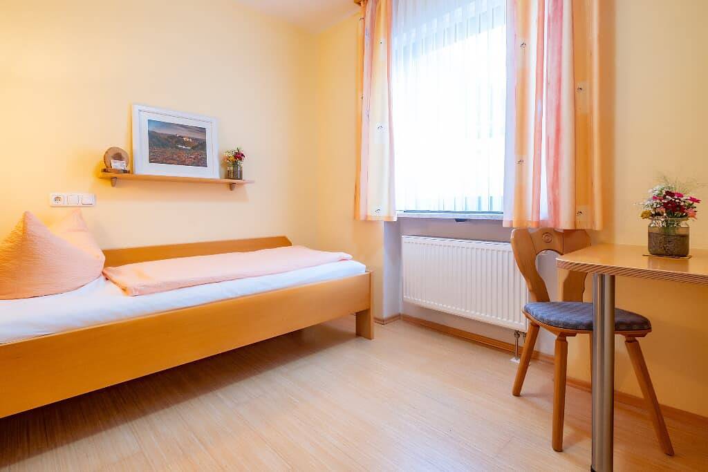 Gasthof Geier - Einzelzimmer (Eh) in Wörth an der Donau, Ostbayern