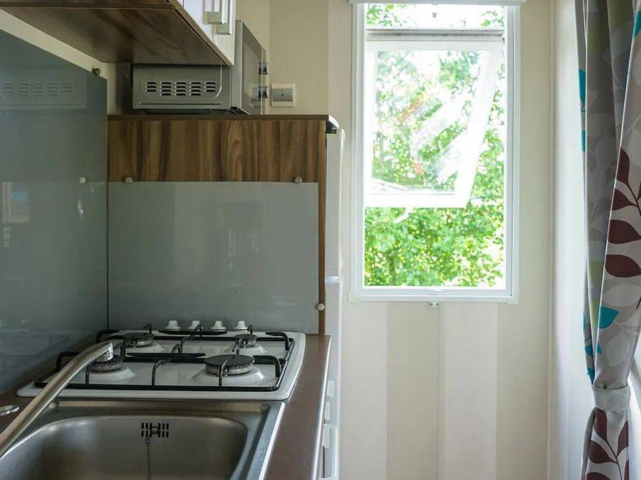 Camping Marvilla Parks Friese Meren - Stacaravan 6 personen - Comfort 2 slaapkamers Lounge in IJsselmeer