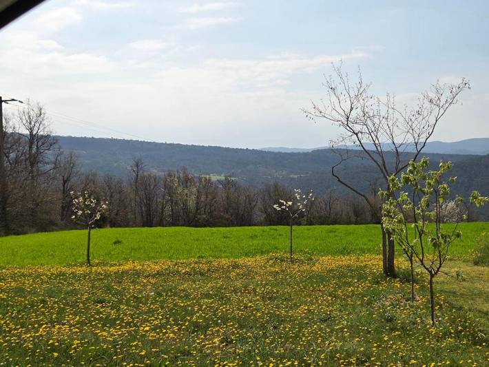 Location de vacances pour 5 personnes, avec piscine ainsi que vue et jardin à Sainte-Croix-à-Lauze - 3