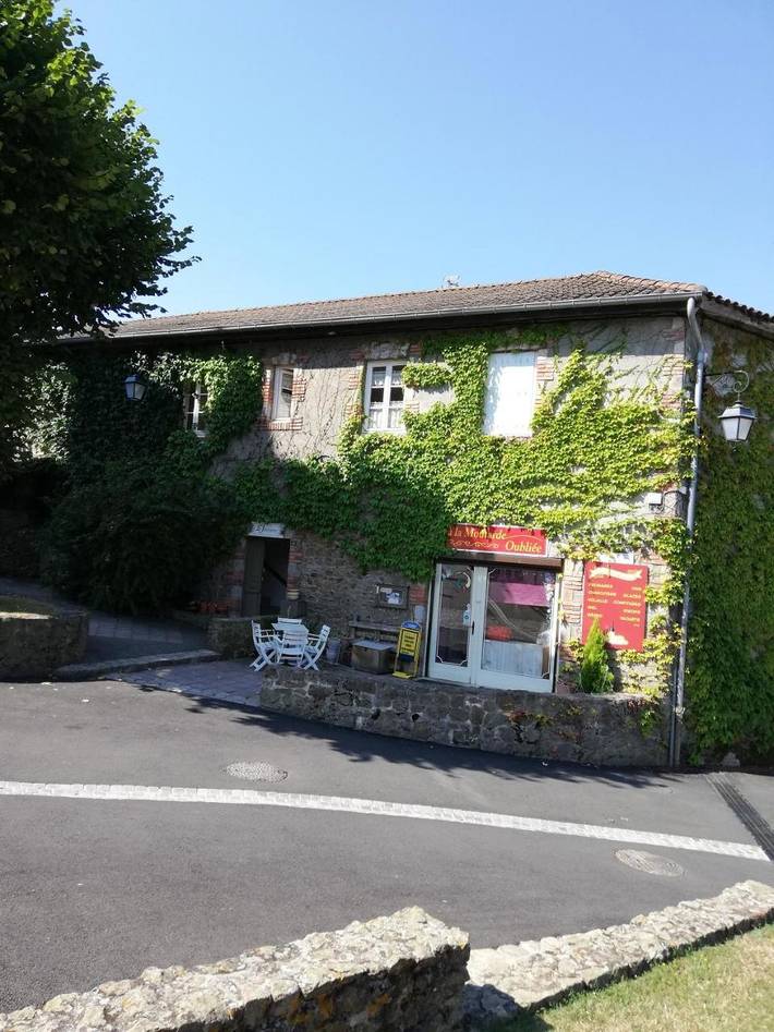 Location de vacances pour 2 personnes, avec terrasse et jardin à Saint-Médard-en-Forez - 2