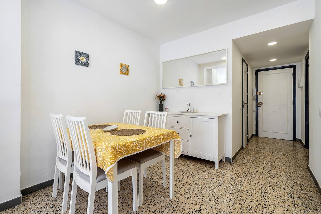 Apartamento entero, Apartamento 'Sonrisita' con vistas al mar, Wi-Fi y aire acondicionado in Miami Playa, Costa Dorada