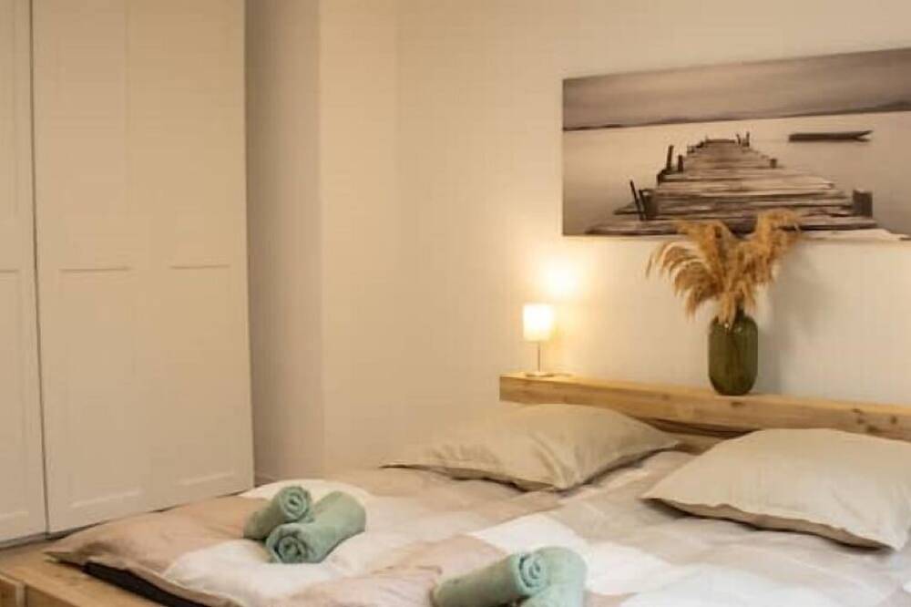 Entire apartment, Top! 2-room, trade fair, university hospital in Rüttenscheid, Essen